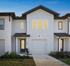 Spacious Davenport Retreat Near Disney home